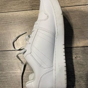 Shaq boys size 6 sneakers.